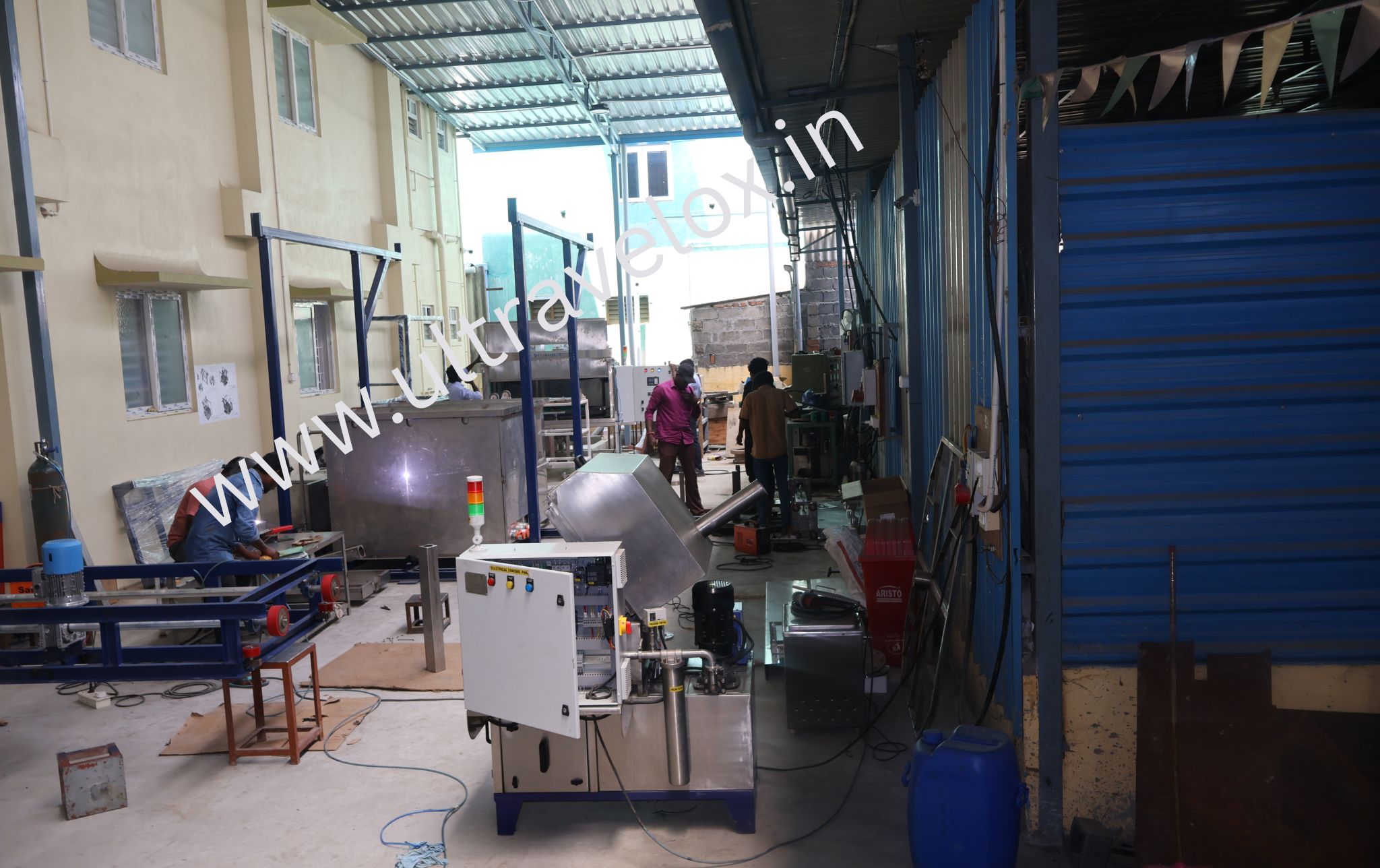 Ultravelox Manufacturer